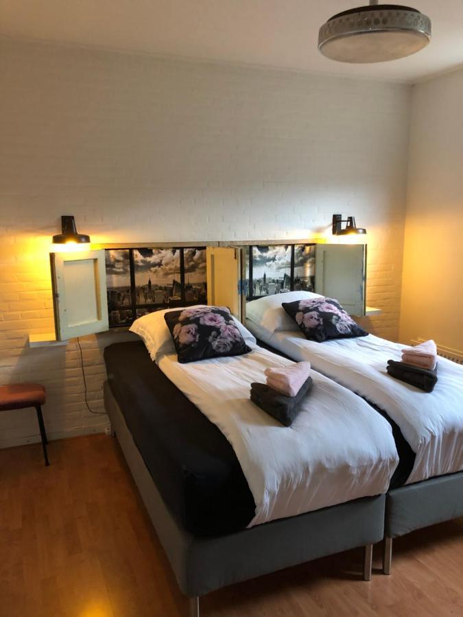 Gastenverblijf Door De Poort 提耳堡 外观 照片